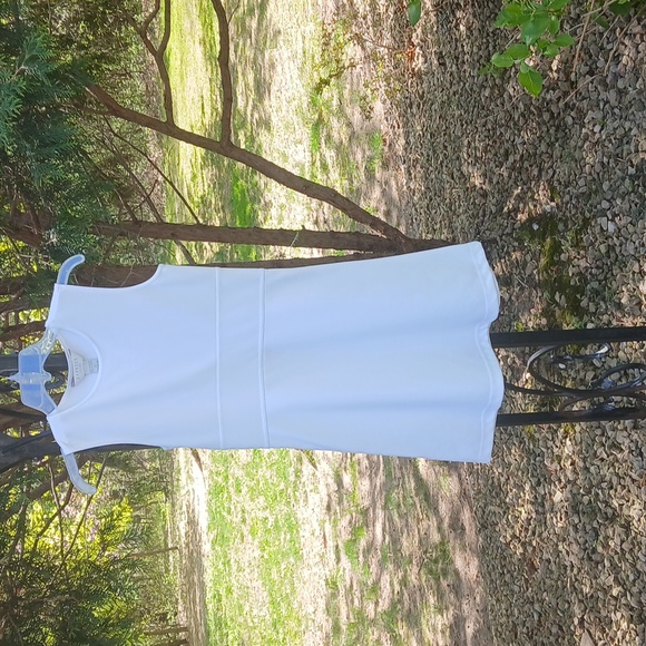 EXPRESS 100% POLYESTER Elegant White Sleeveless Dress SZ XS - Picture 1 of 11
